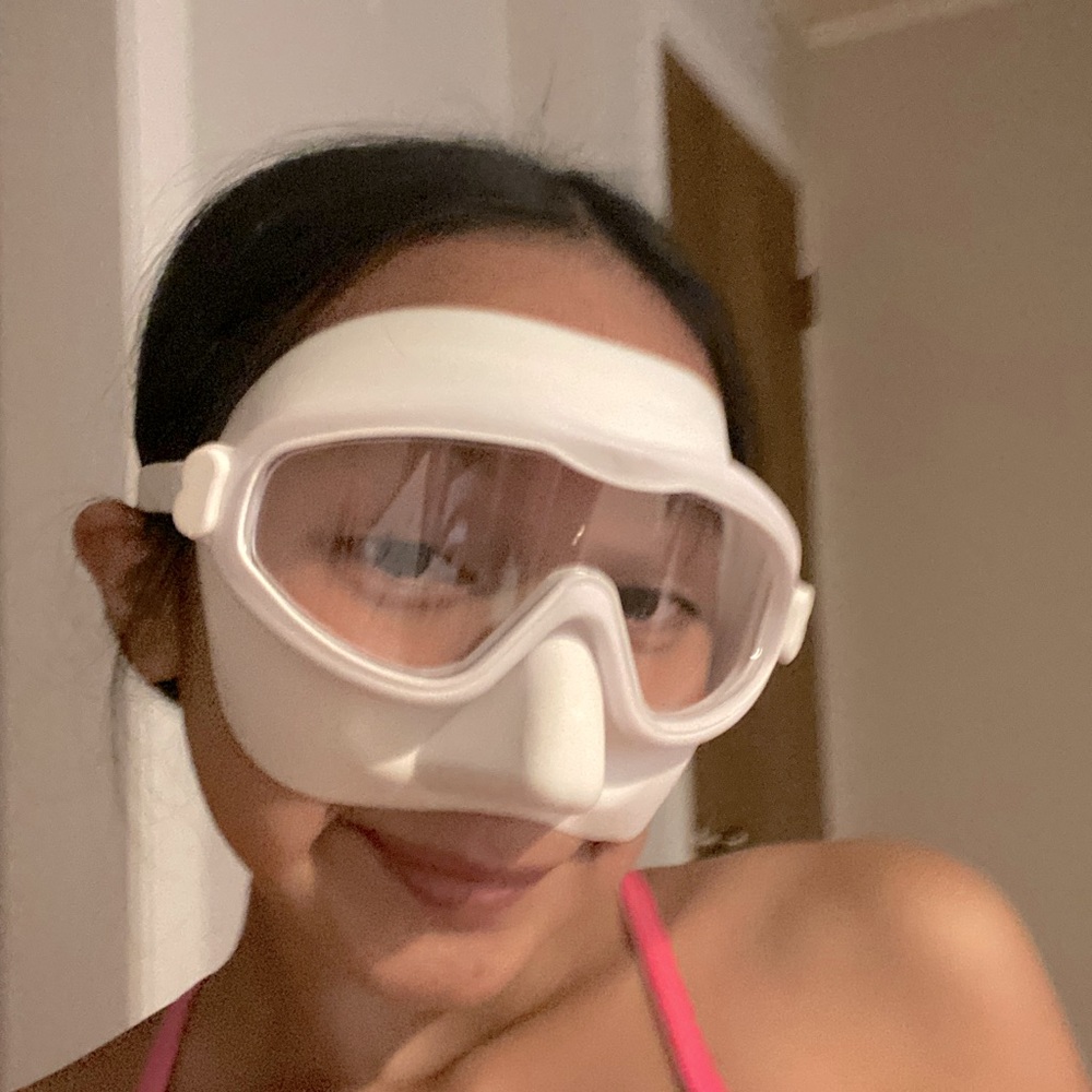 Theses googles are very nice for summer and swimming because it stays on nice!!
